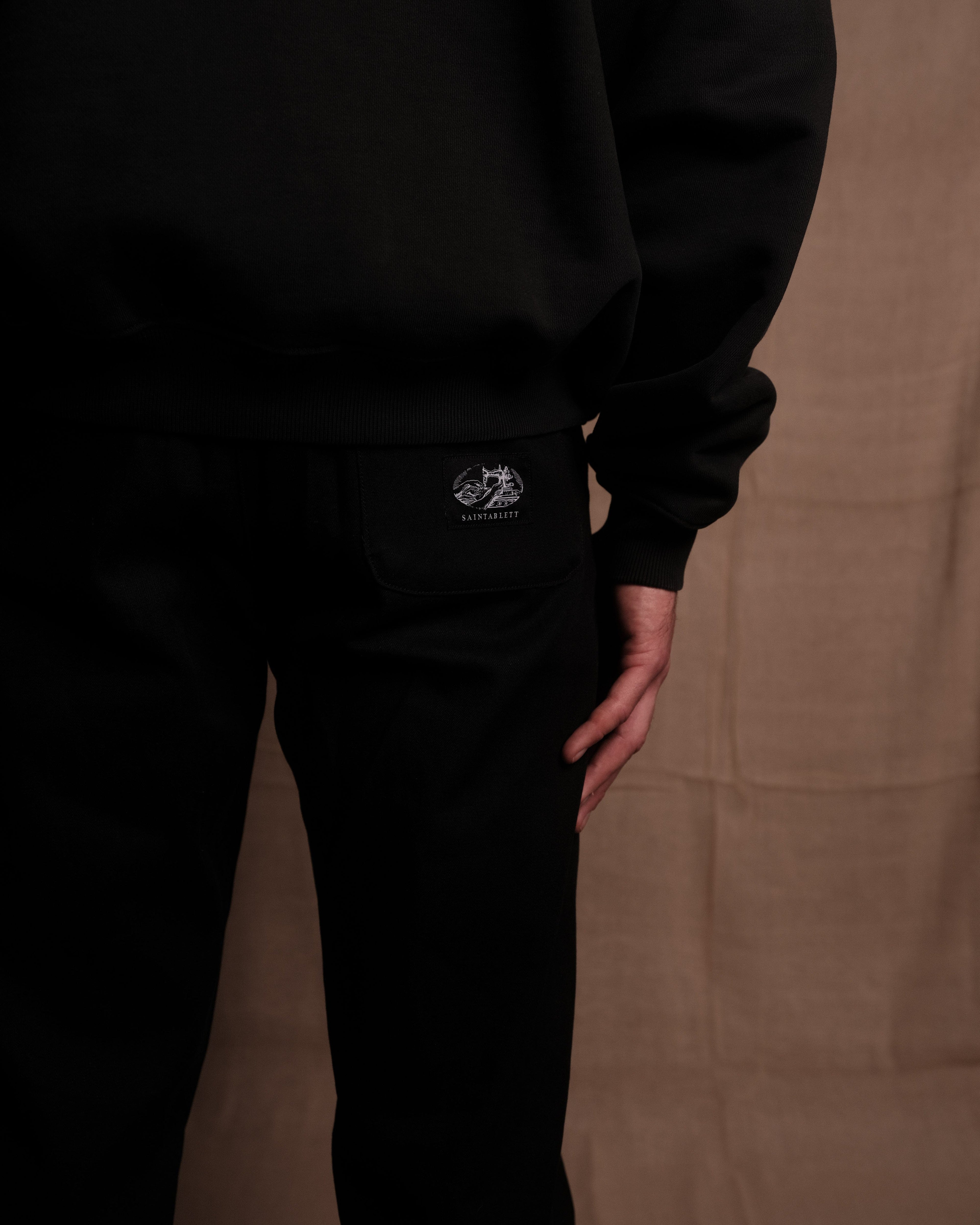 SAINTABLETT HOOD 001
