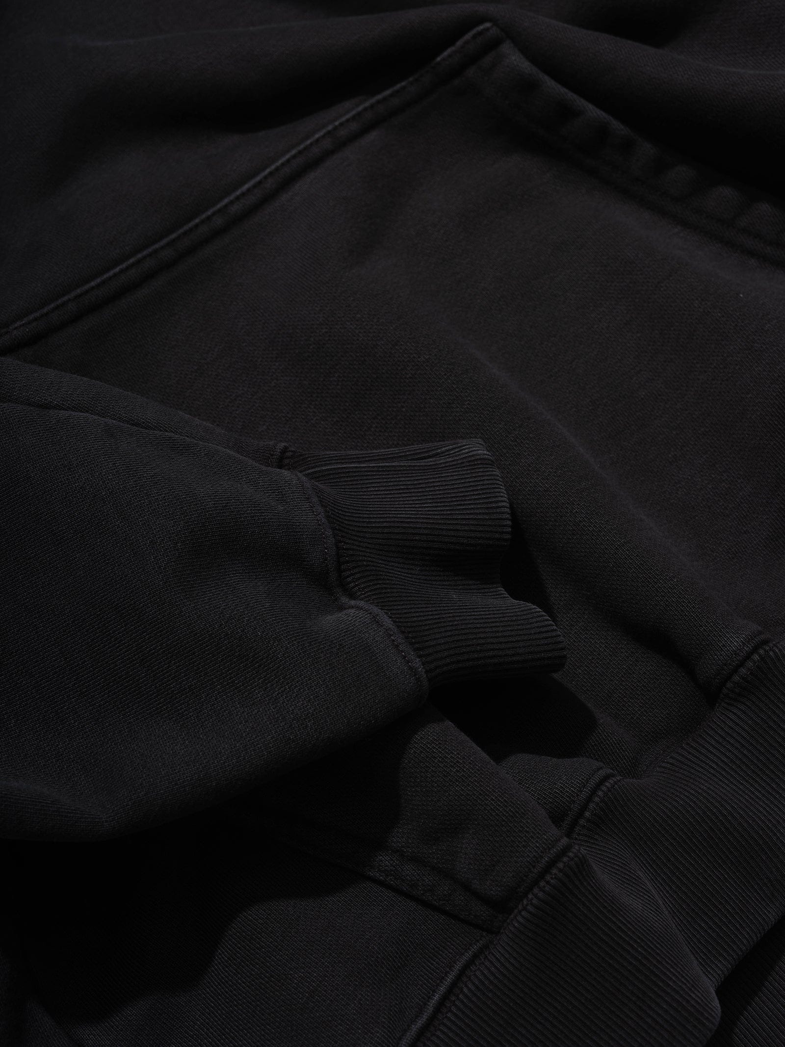 SAINTABLETT HOOD 001